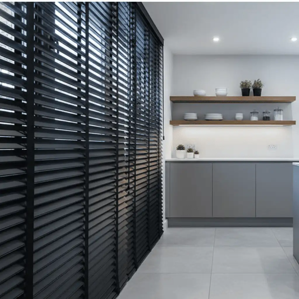 Persiana Madeira Horizontal 50mm - Black (M²)